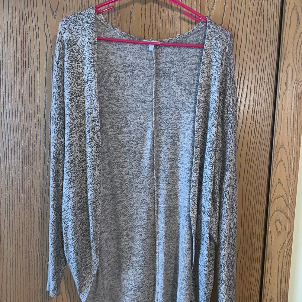 COPY - Tan Medium cardigan, ok condition. Rue 21